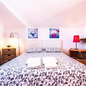 Apartment View Bairro Alto, Lisbon