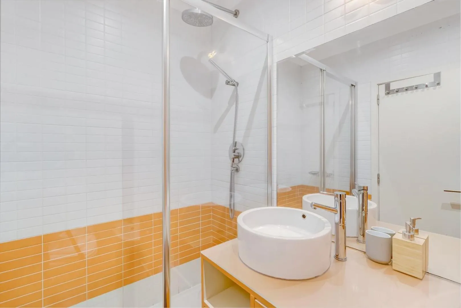 Charming 1Br With Terrace Views Of Bridge | By Airnest Apartment Lisbon 0*,  Portugal