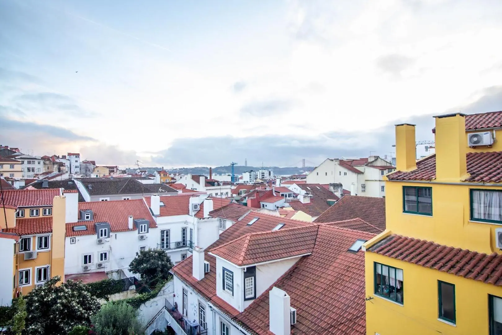Charming 1Br With Terrace Views Of Bridge | By Airnest Apartment Lisbon