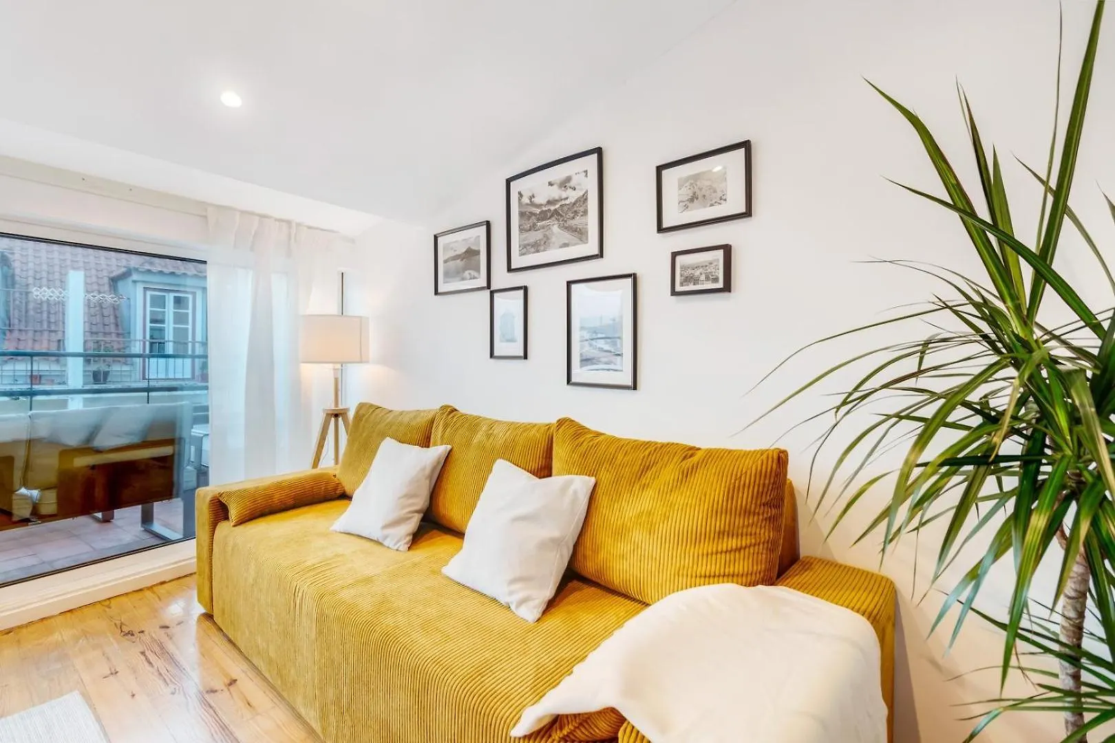 Charming 1Br With Terrace Views Of Bridge | By Airnest Apartment Lisbon Portugal