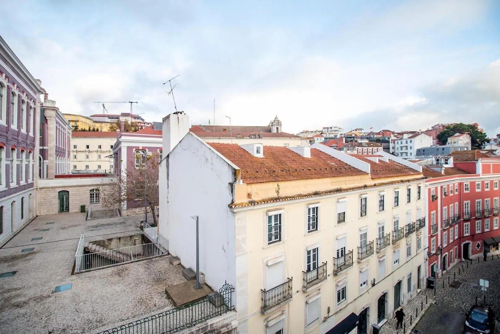 Charming 1Br With Terrace Views Of Bridge | By Airnest Apartment Lisbon Portugal