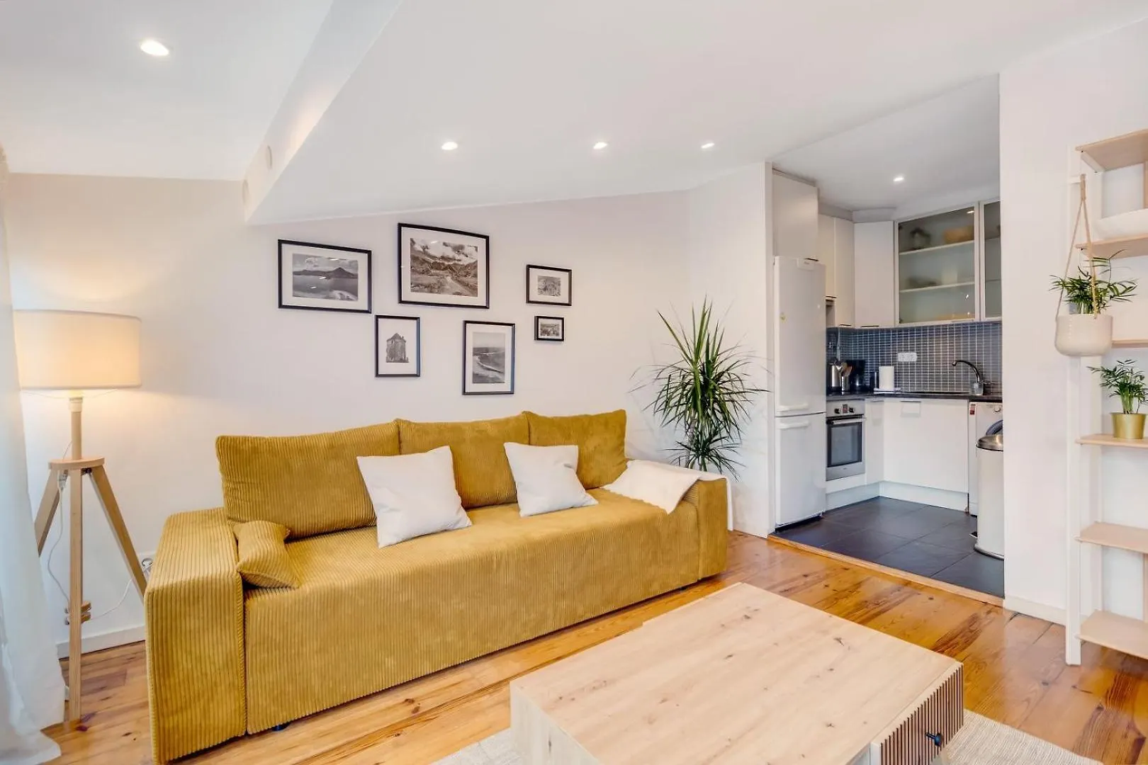 Charming 1Br With Terrace Views Of Bridge | By Airnest Apartment Lisbon Portugal